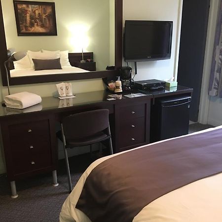 Auberge Centre Ville Chicoutimi Екстериор снимка