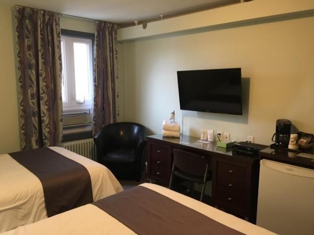 Auberge Centre Ville Chicoutimi Екстериор снимка