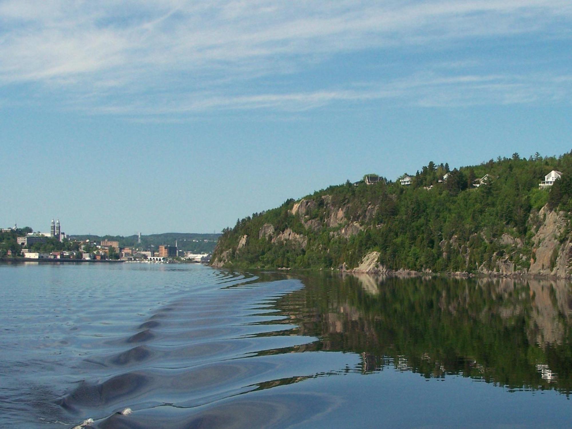 Auberge Centre Ville Chicoutimi Екстериор снимка