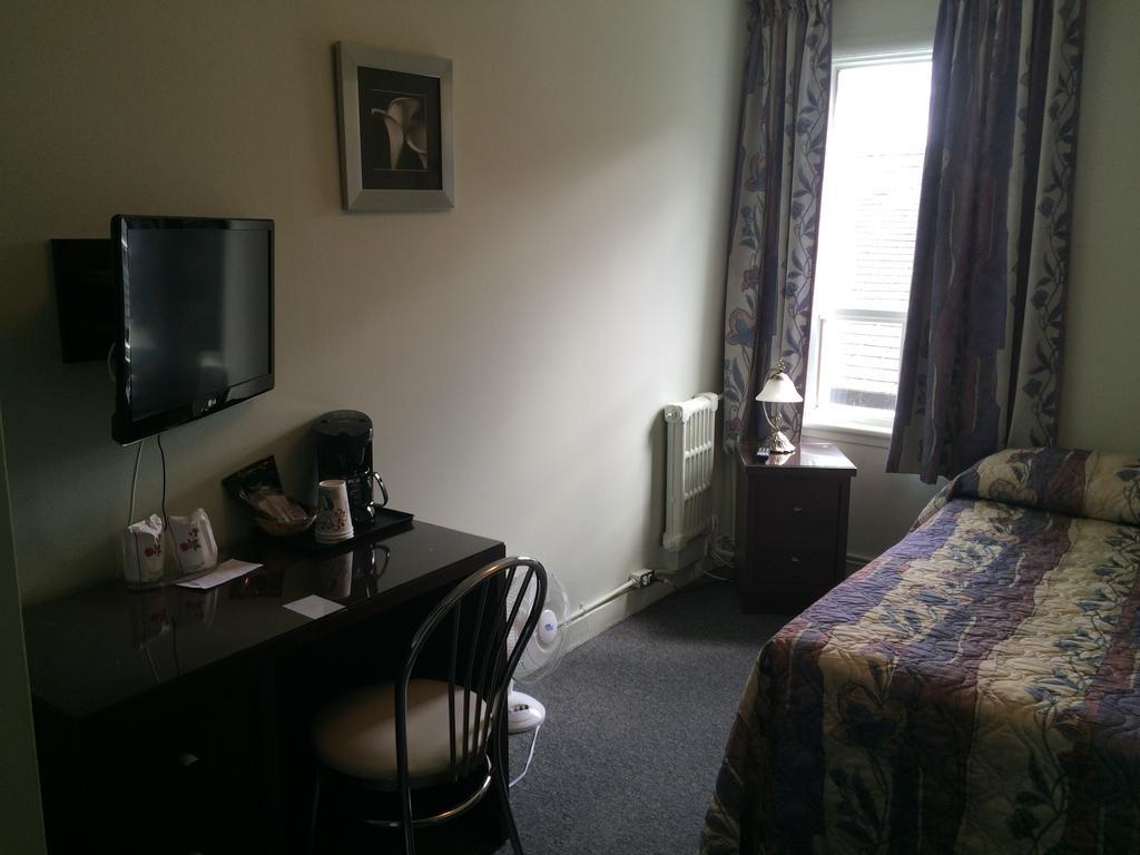 Auberge Centre Ville Chicoutimi Стая снимка