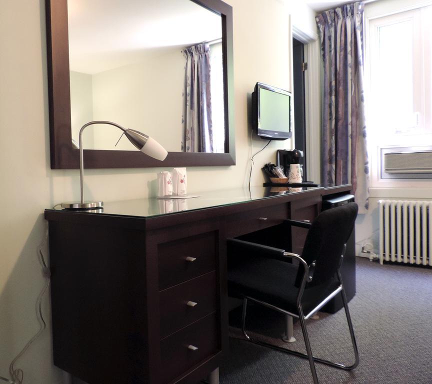 Auberge Centre Ville Chicoutimi Екстериор снимка