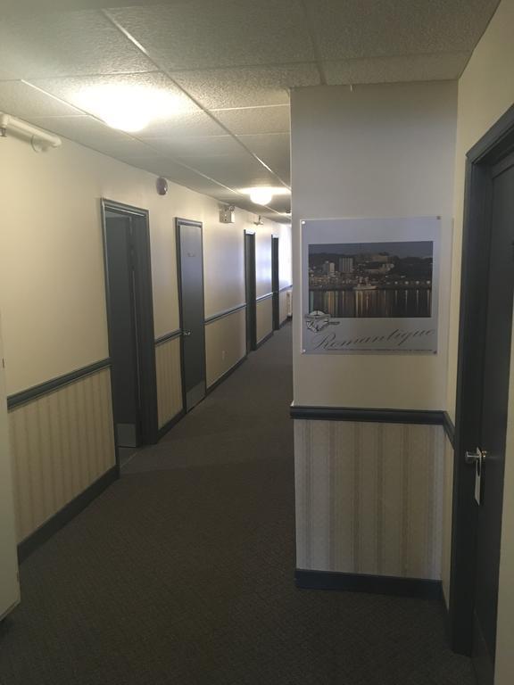 Auberge Centre Ville Chicoutimi Екстериор снимка