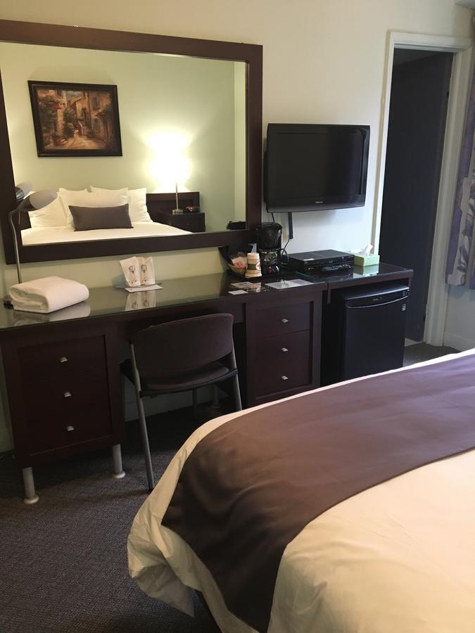 Auberge Centre Ville Chicoutimi Екстериор снимка