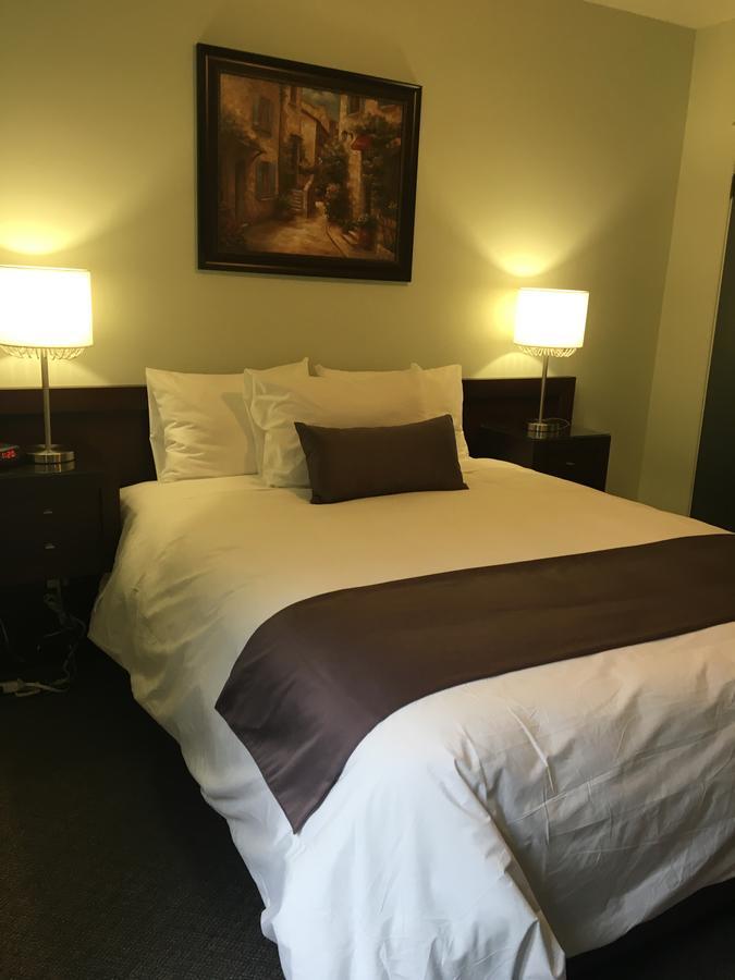 Auberge Centre Ville Chicoutimi Екстериор снимка