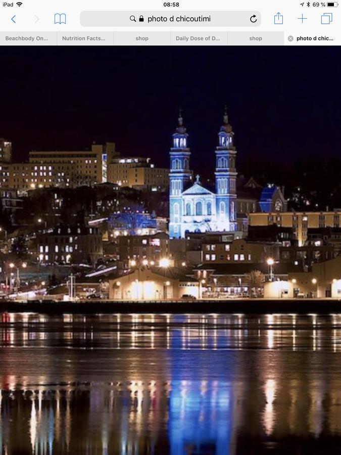 Auberge Centre Ville Chicoutimi Екстериор снимка