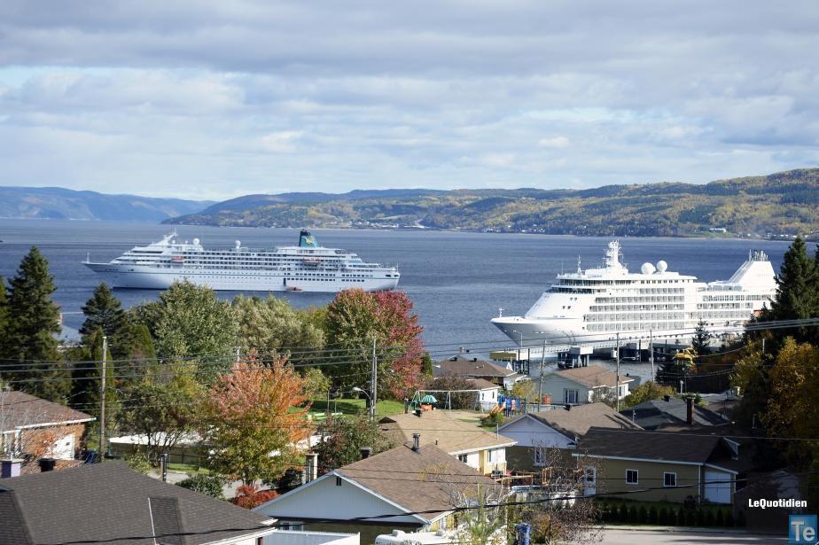 Auberge Centre Ville Chicoutimi Екстериор снимка