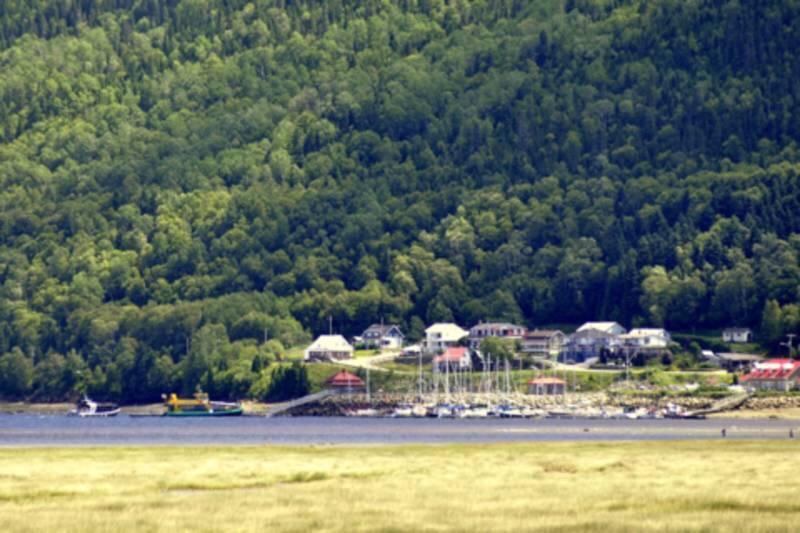 Auberge Centre Ville Chicoutimi Екстериор снимка