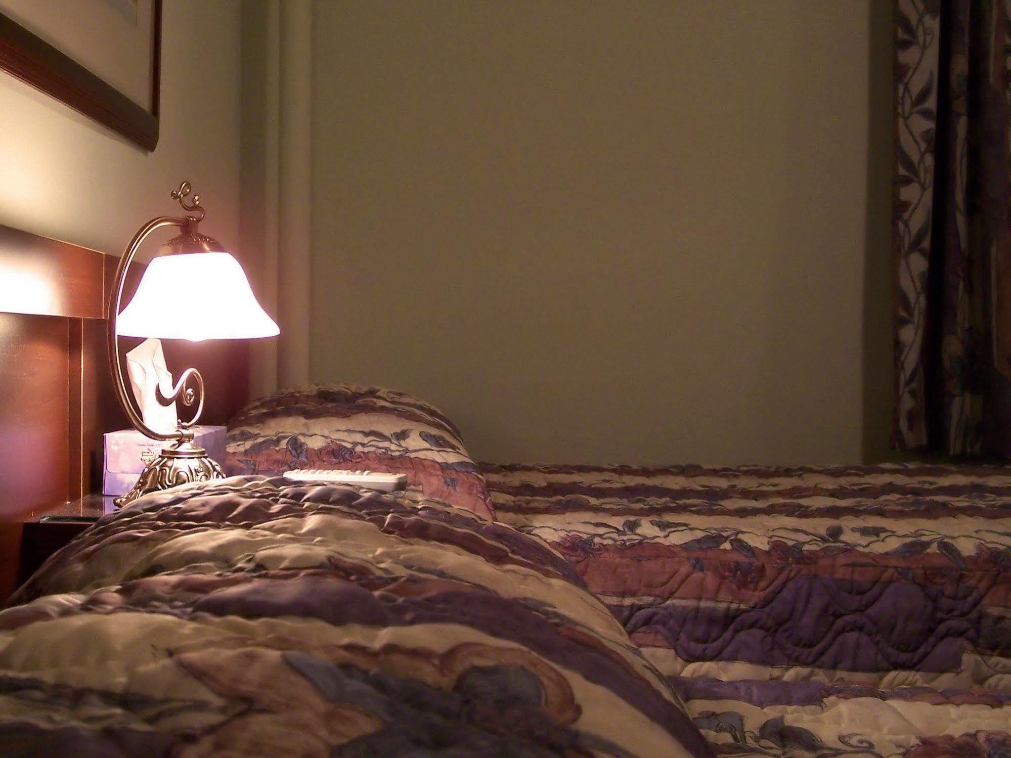 Auberge Centre Ville Chicoutimi Екстериор снимка